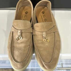 Loro Piana
Summer charms